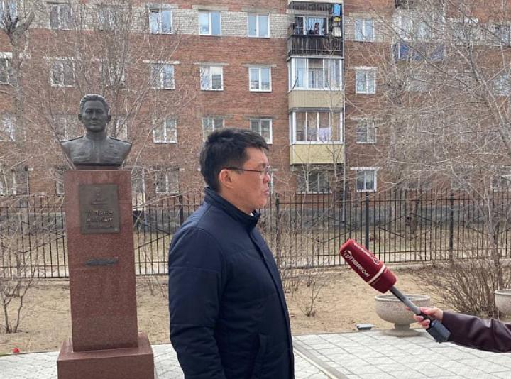 Меткий снайпер: История подвига Жамбыла Тулаева — героя войны из Бурятии Меткий снайпер: История подвига Жамбыла Тулаева — героя войны из Бурятии