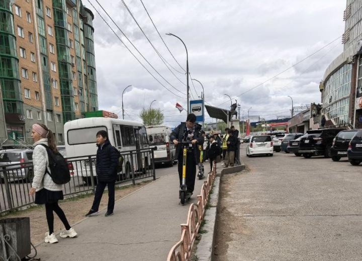 "Контроль за нарушениями вы, фактически, возложили на жителей". В горсовете Улан-Удэ призвали внедрить эффективные методы борьбы с опасными нарушениями при пользовании электросамокатами