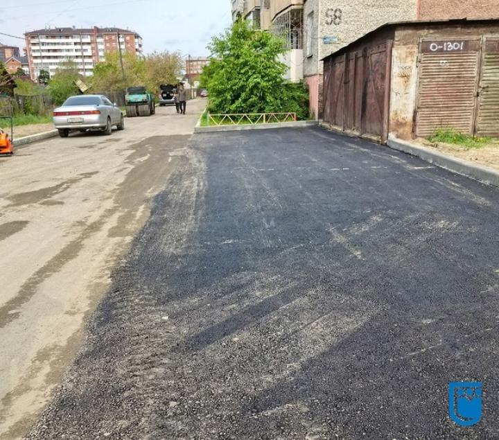 "Теперь во дворе стало уютнее". Депутат Владимир Тулонов помог благоустроить двор на улице Столбовая "Теперь во дворе стало уютнее". Депутат Владимир Тулонов помог благоустроить двор на улице Столбовая