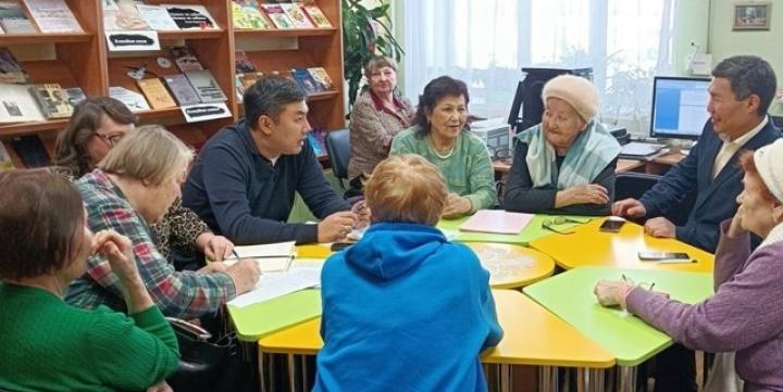 "Анализировать нужно каждую ситуацию". Депутат Цырен Жамсуев - о работе с обращениями граждан "Анализировать нужно каждую ситуацию". Депутат Цырен Жамсуев - о работе с обращениями граждан